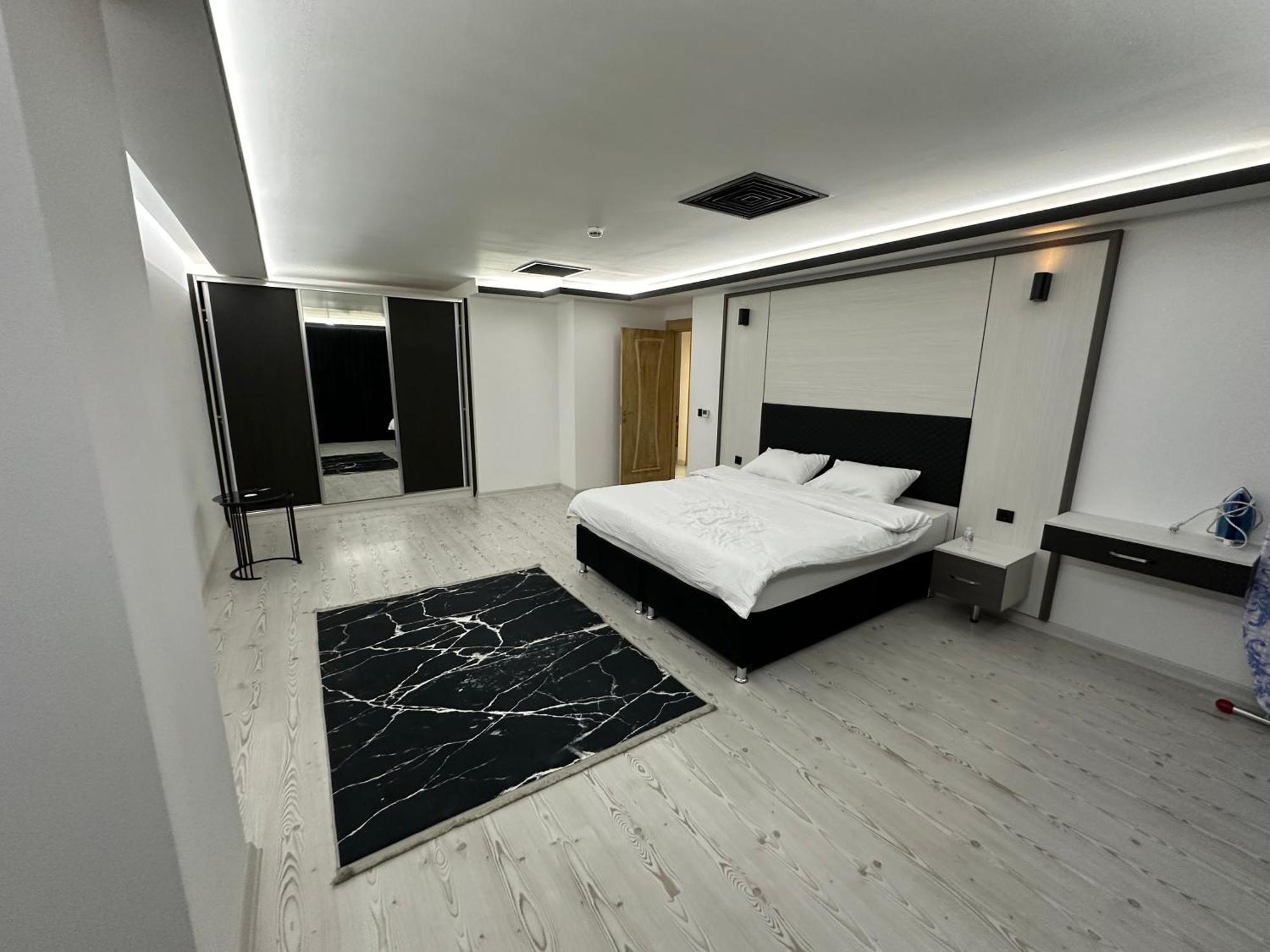 Otel Kt &