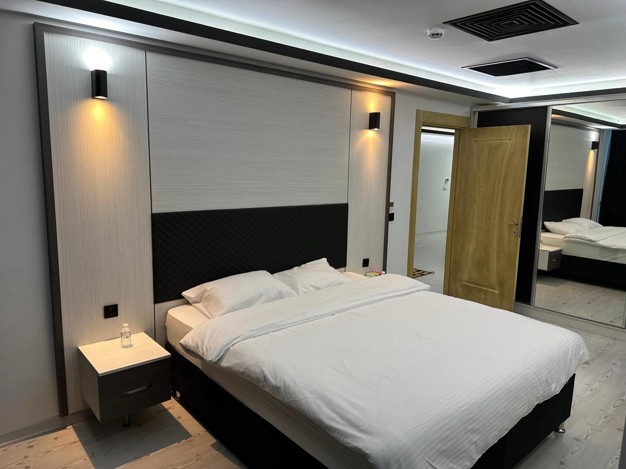Otel Kt & *
