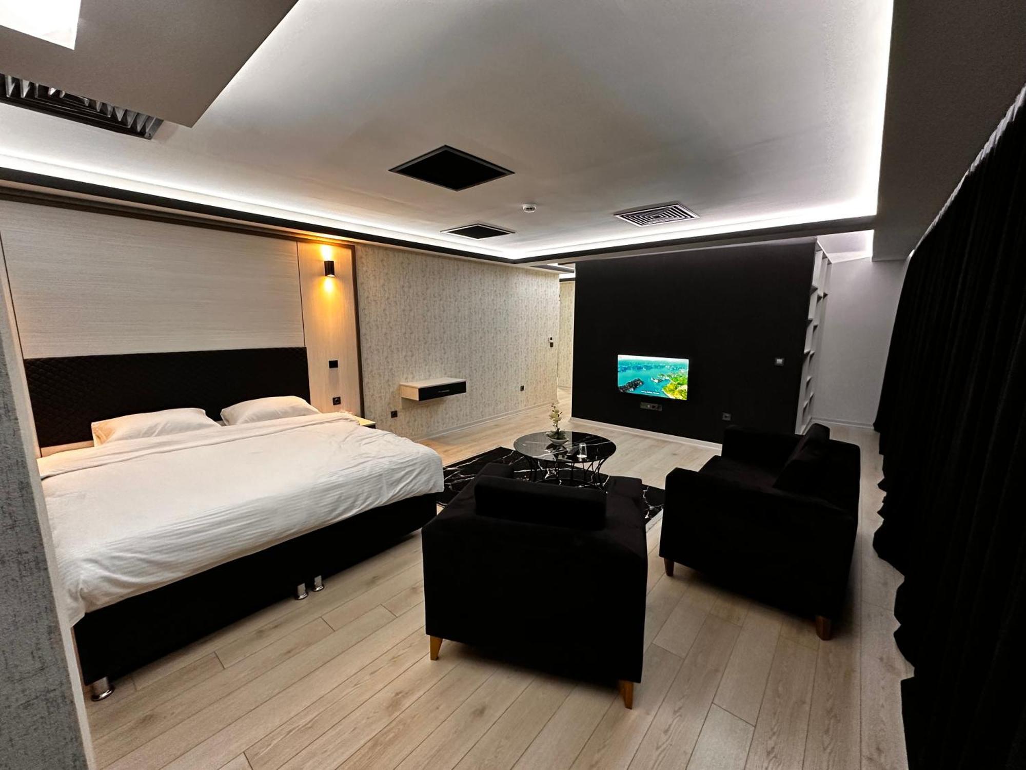 Kt & Otel